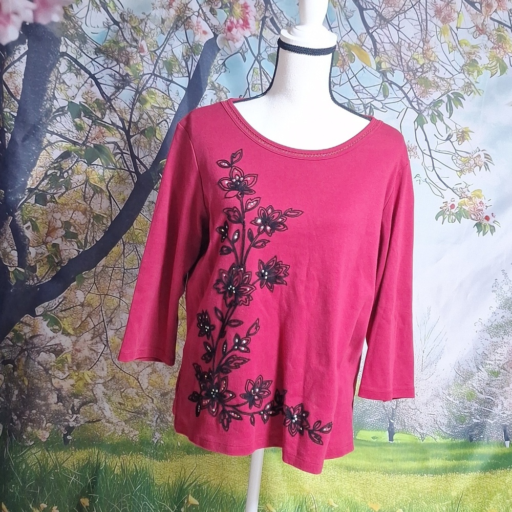 Alfred Dunner size M embellished top, Red with black flowers